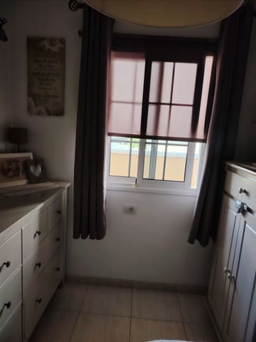 Chalet de 3 habitaciones en Granadilla de Abona en venta con piscina garaje - 425.000 € (Ref: 9424254)