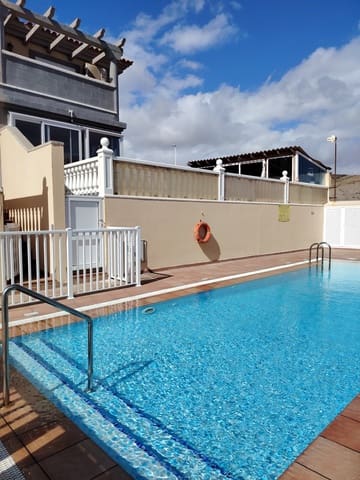 Chalet de 3 habitaciones en Granadilla de Abona en venta con piscina garaje - 425.000 € (Ref: 9424254)