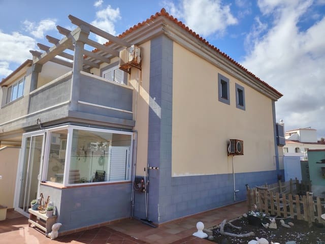 Chalet de 3 habitaciones en Granadilla de Abona en venta con piscina garaje - 425.000 € (Ref: 9424254)