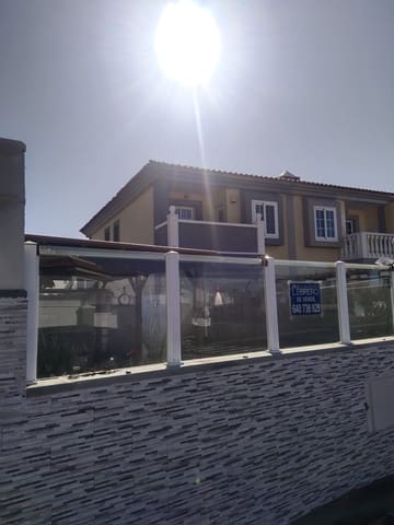 Chalet de 3 habitaciones en Granadilla de Abona en venta con piscina garaje - 425.000 € (Ref: 9424254)