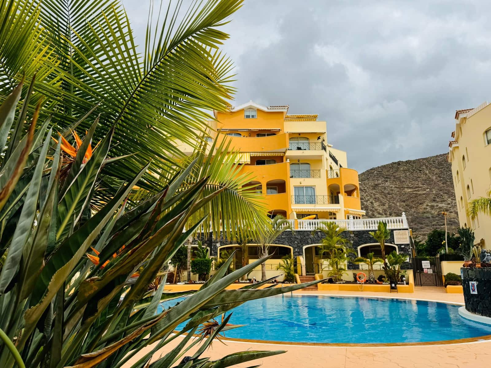 Apartamento Playa de 2 habitaciones en Los Cristianos en venta con piscina - 389.000 € (Ref: 9622033)