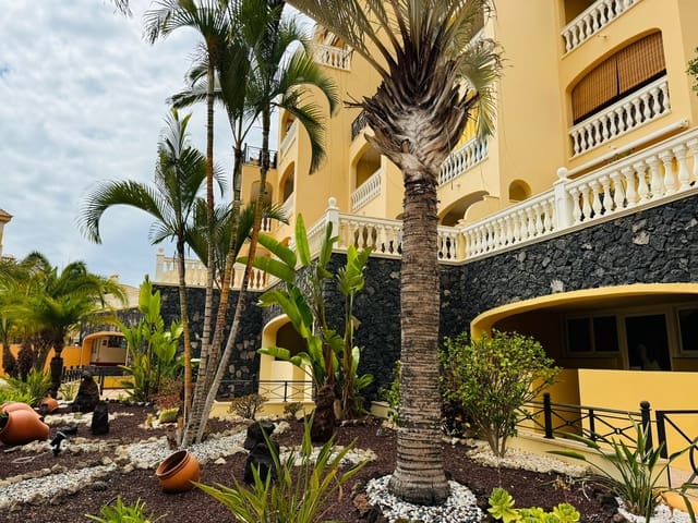 Apartamento Playa de 2 habitaciones en Los Cristianos, Arona en venta con piscina - 389.000 € (Ref: 9622033)