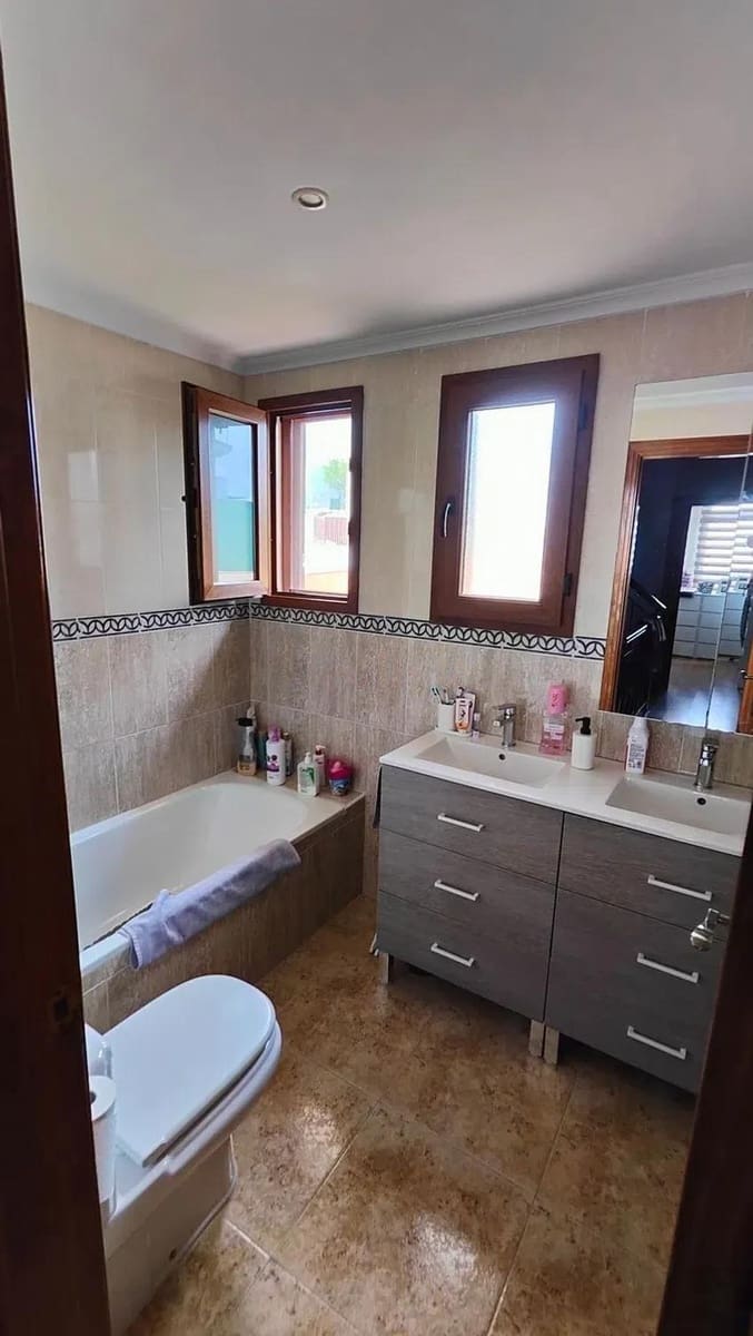 3 makuuhuone Rivitalo myytävänä paikassa Finestrat - 465 000 € (Ref: 9343398)