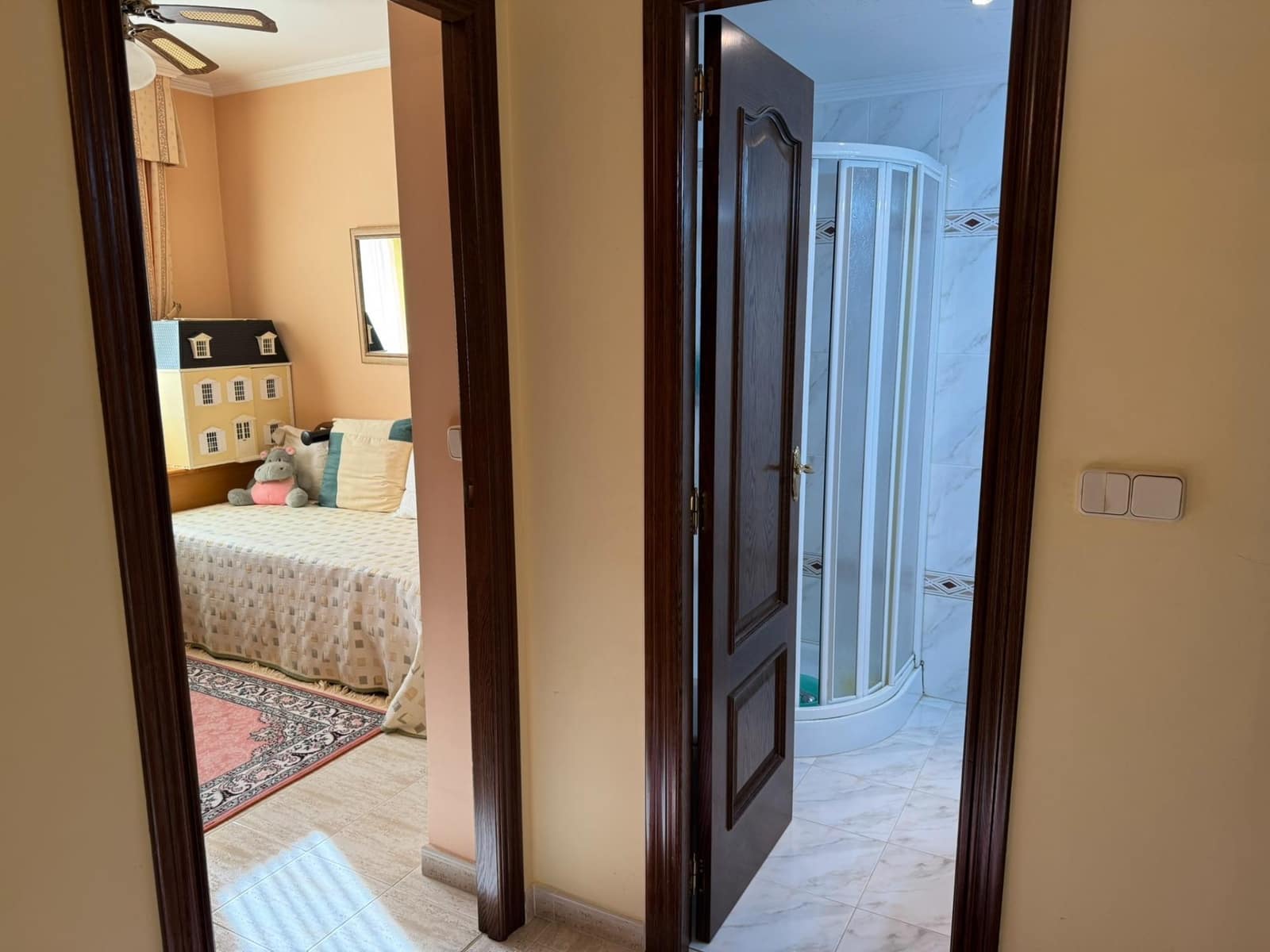 6 soveværelse Rækkehus til salg i Benidorm med swimmingpool garage - € 460.000 (Ref: 9353611)