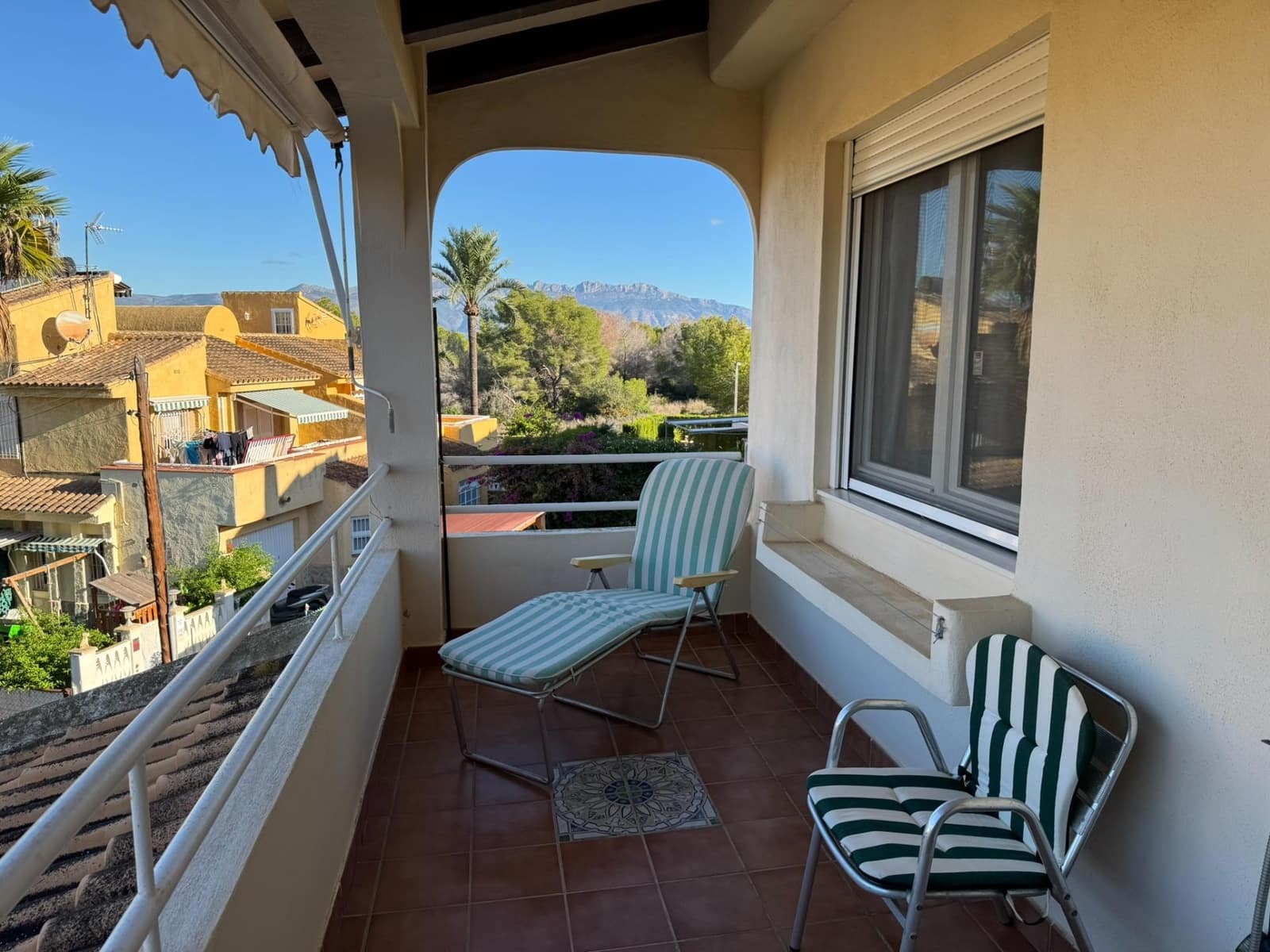 6 soveværelse Rækkehus til salg i Benidorm med swimmingpool garage - € 460.000 (Ref: 9353611)