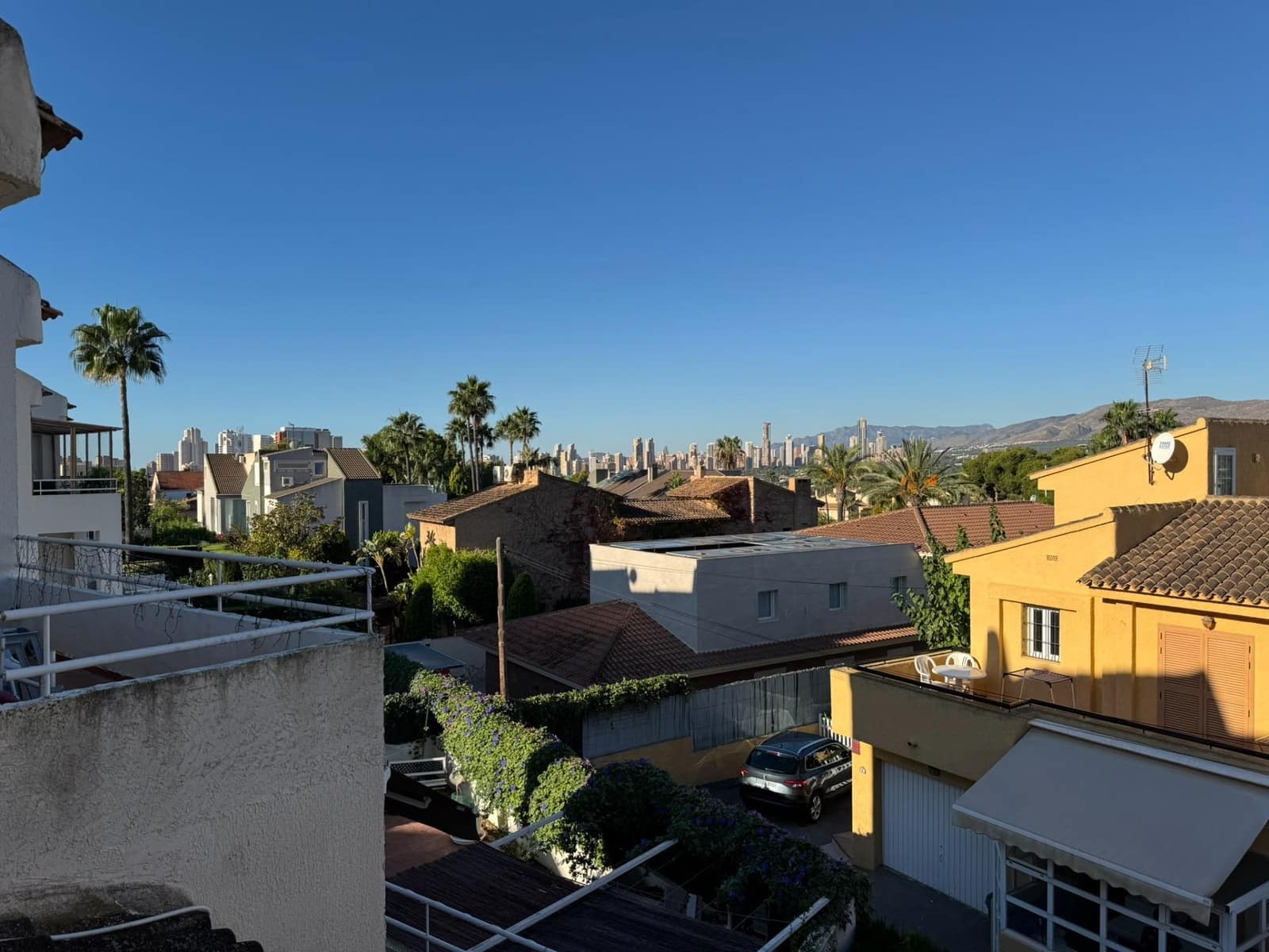 6 soveværelse Rækkehus til salg i Benidorm med swimmingpool garage - € 460.000 (Ref: 9353611)