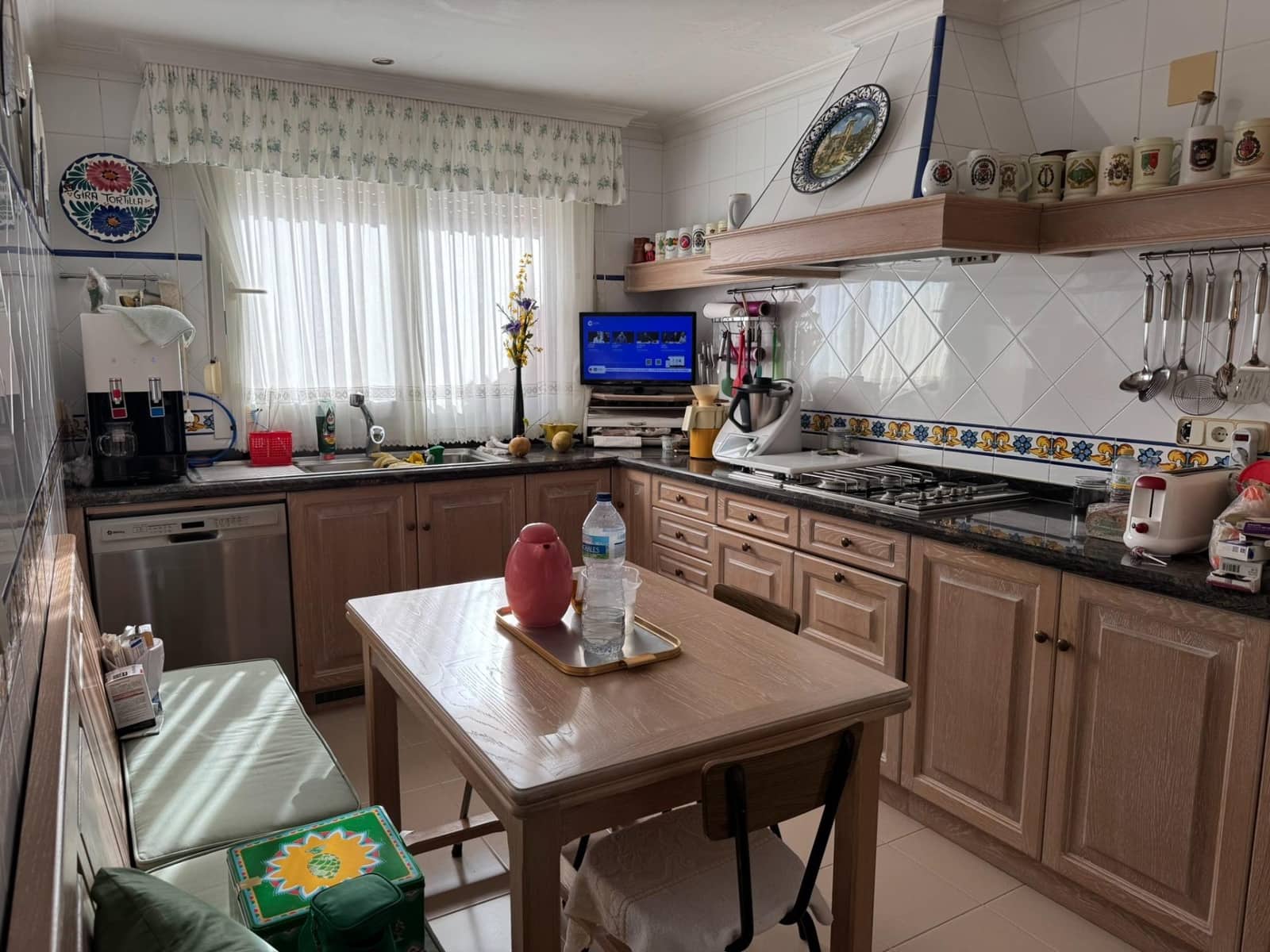 6 soveværelse Rækkehus til salg i Benidorm med swimmingpool garage - € 460.000 (Ref: 9353611)