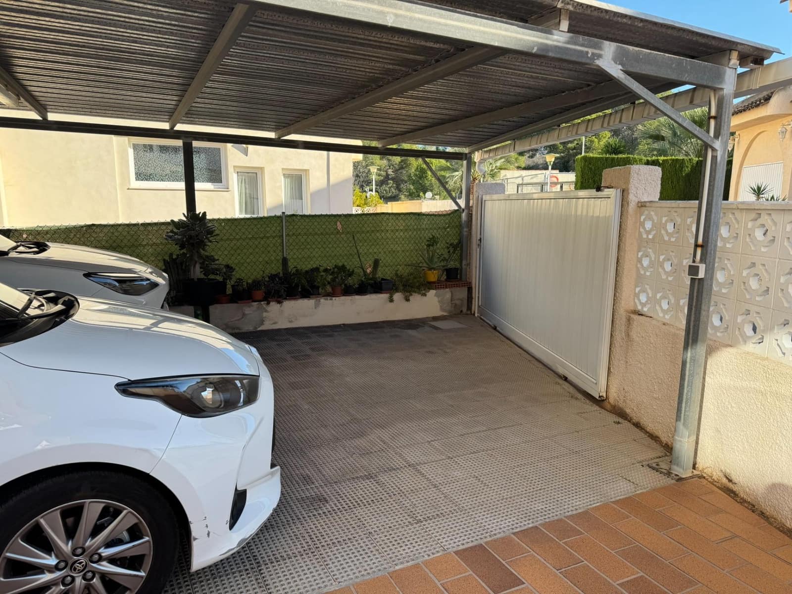 6 soveværelse Rækkehus til salg i Benidorm med swimmingpool garage - € 460.000 (Ref: 9353611)