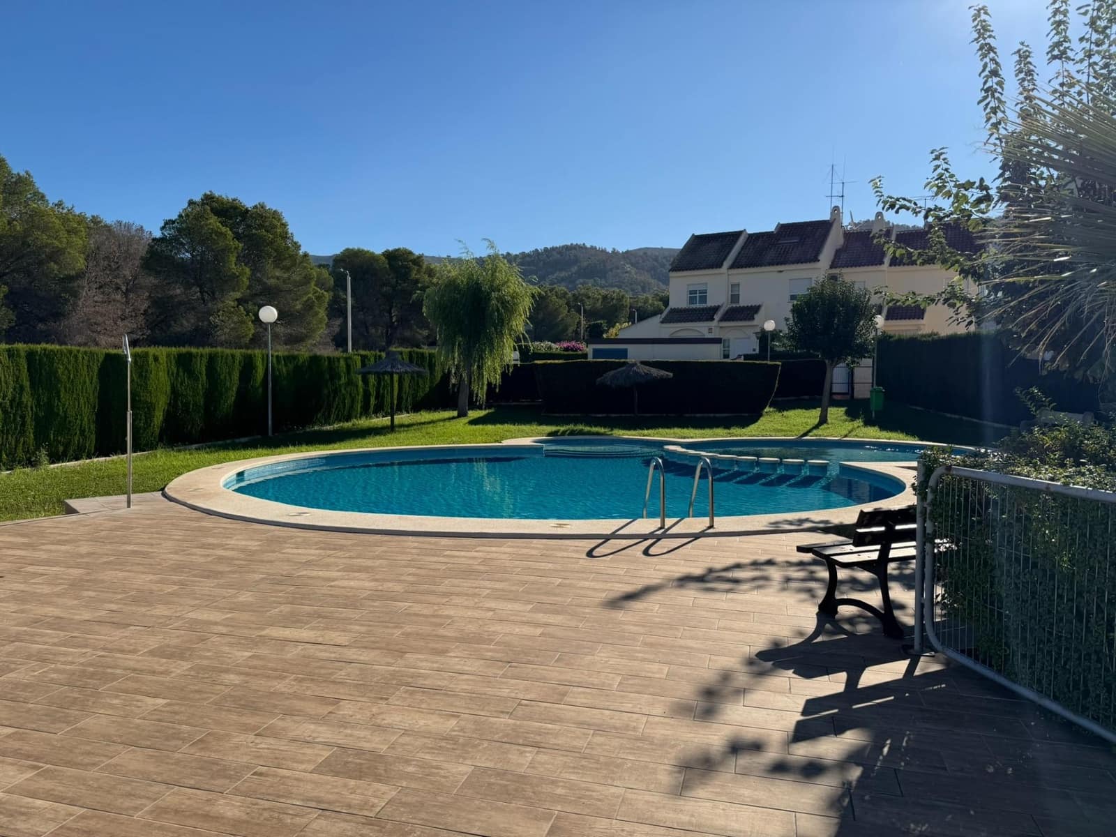 6 soveværelse Rækkehus til salg i Benidorm med swimmingpool garage - € 460.000 (Ref: 9353611)