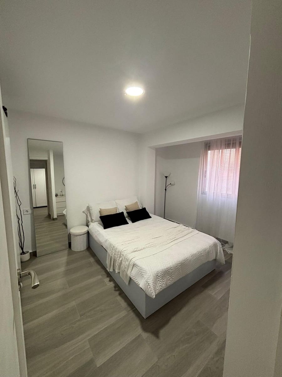 Piso de 3 habitaciones en Benidorm en venta - 240.000 € (Ref: 9373984)