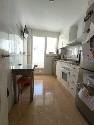 2 bedroom Flat for sale in La Villajoyosa / Vila Joiosa with pool - € 250,000 (Ref: 9375325)