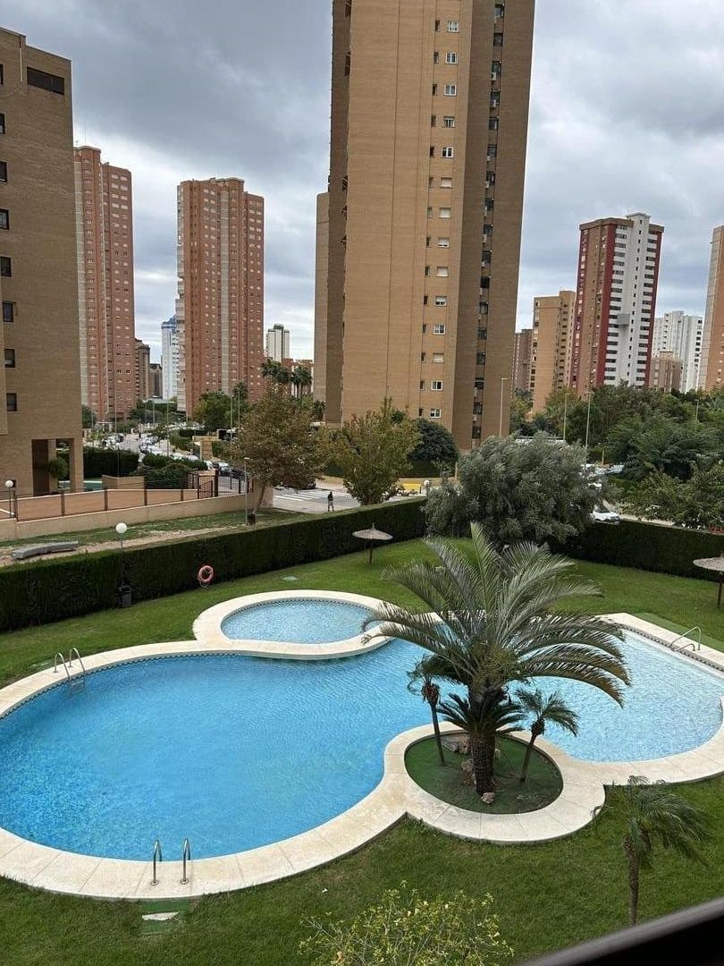 3 sovrum Lägenhet till salu i Benidorm med pool - 320 000 € (Ref: 9390850)