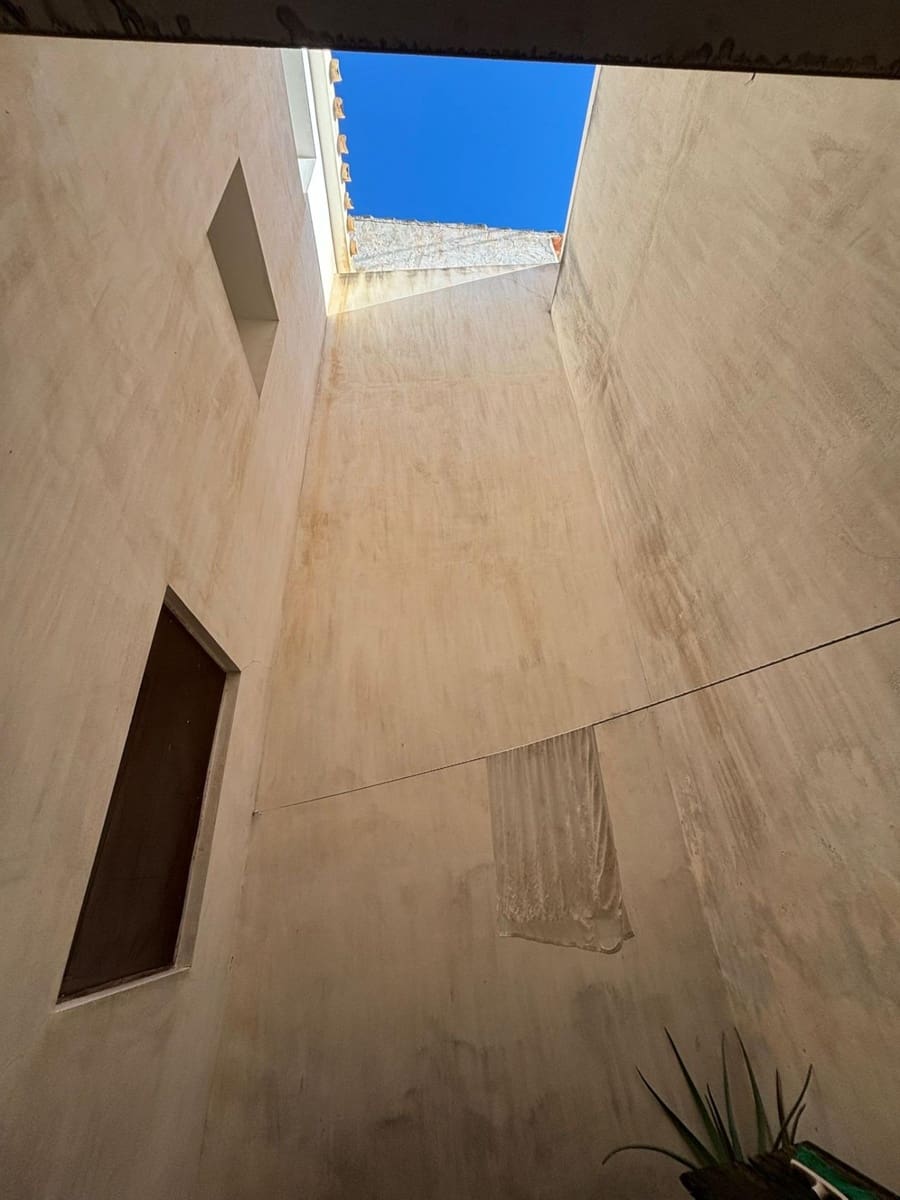 4 bedroom Townhouse for sale in Relleu - € 118,000 (Ref: 9591259)