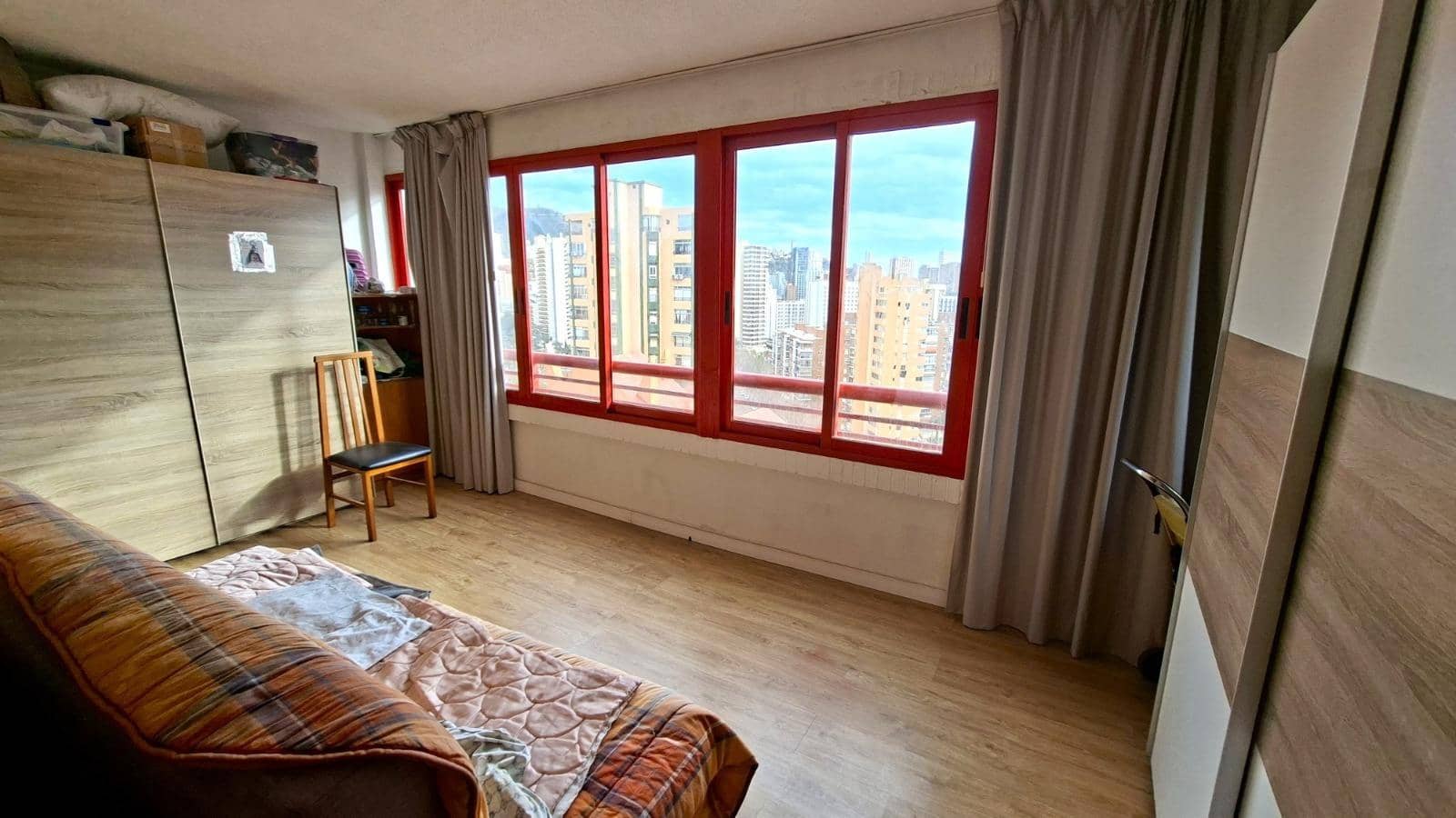 1 sovrum Lägenhet till salu i Benidorm med pool - 197 000 € (Ref: 9596111)