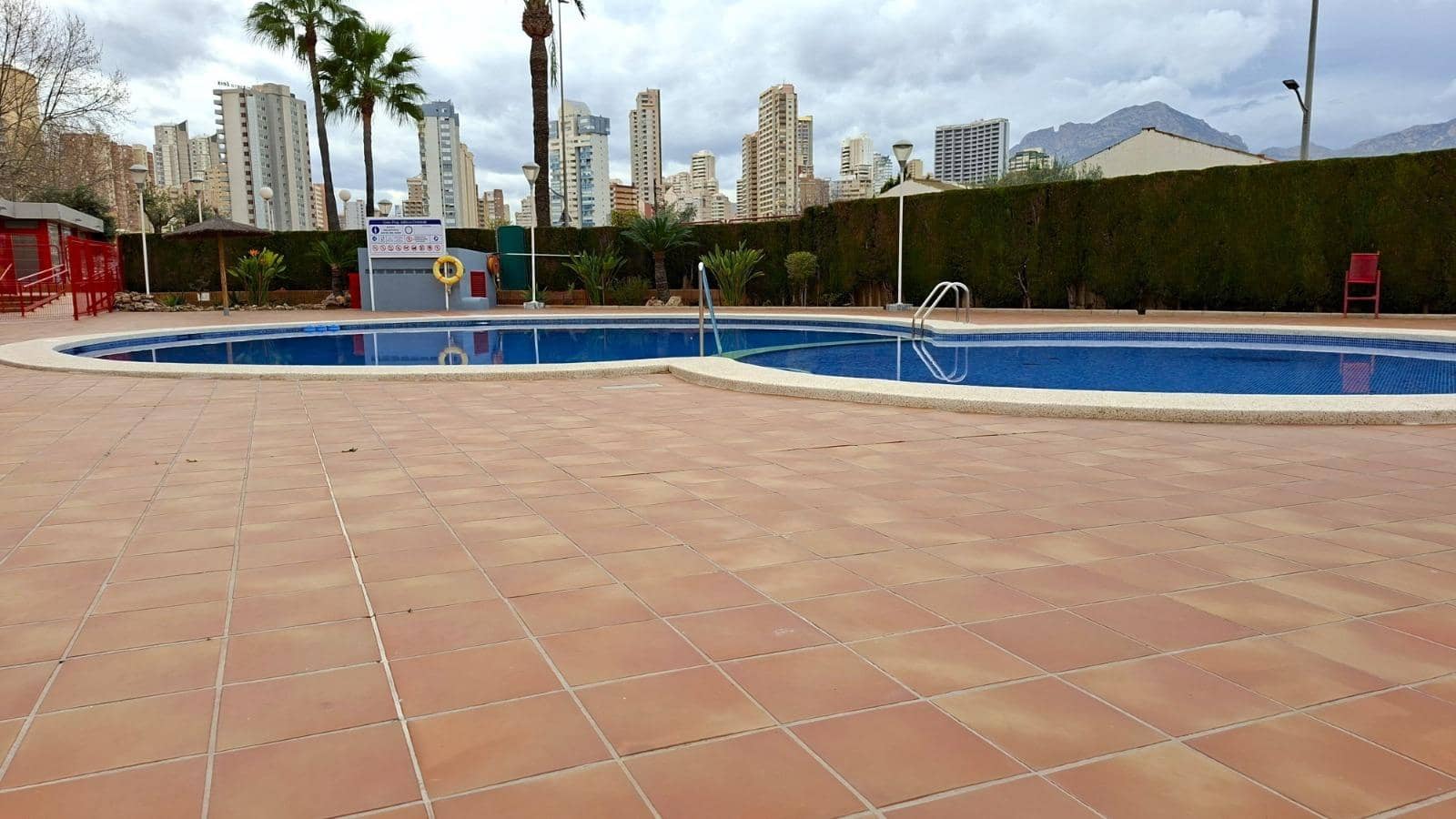 1 sovrum Lägenhet till salu i Benidorm med pool - 197 000 € (Ref: 9596111)