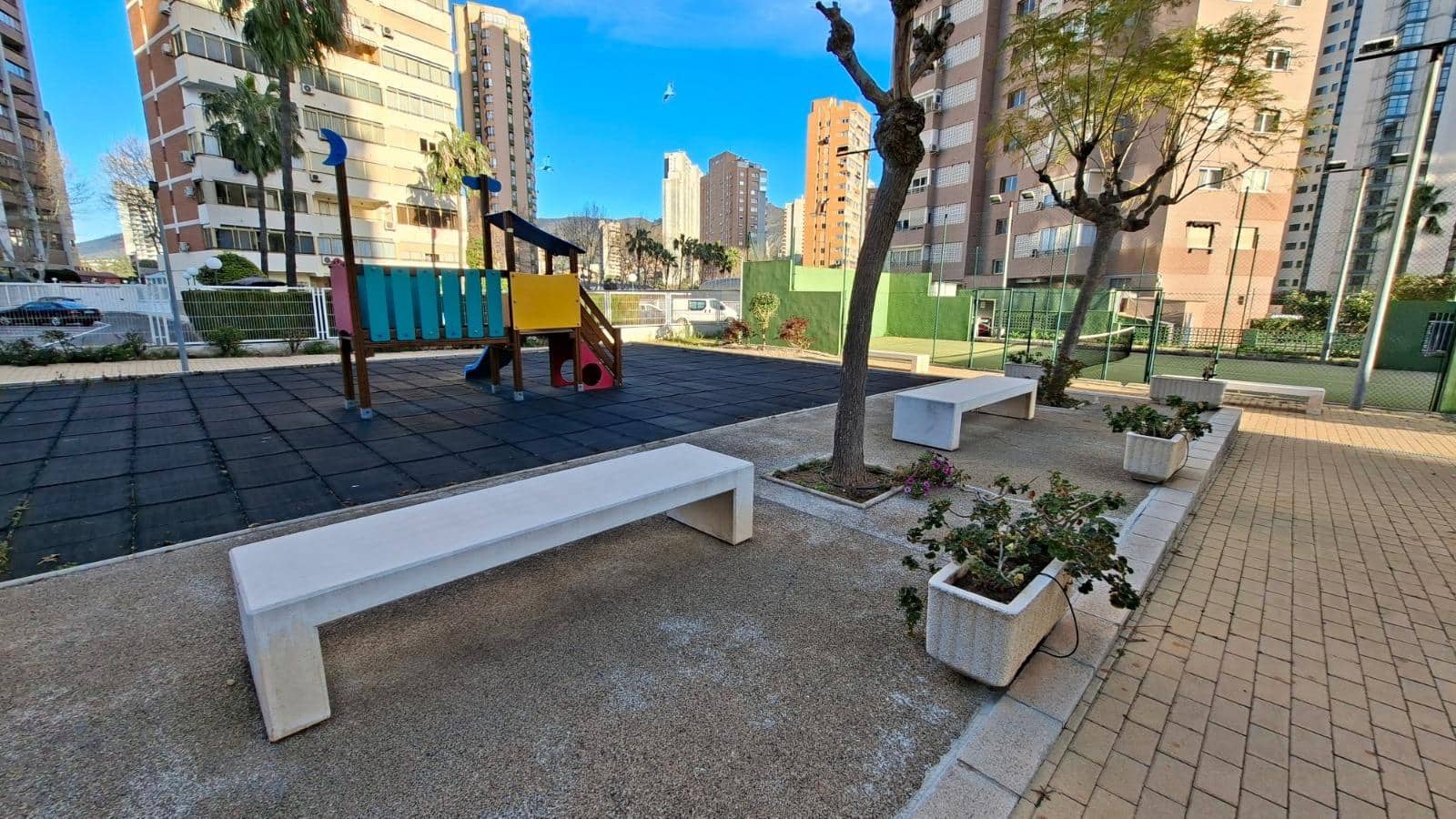 1 sovrum Lägenhet till salu i Benidorm med pool garage - 247 000 € (Ref: 9637545)