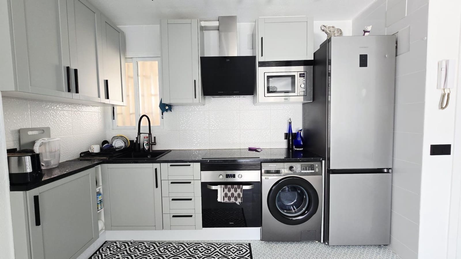 1 makuuhuone Huoneisto myytävänä paikassa Cala de Finestrat mukana uima-altaan - 215 000 € (Ref: 9695326)