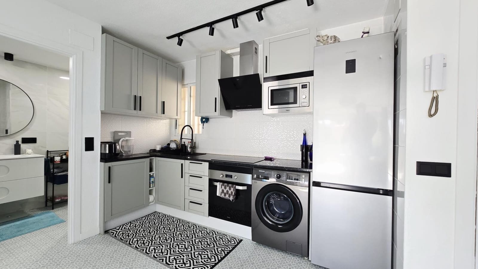 1 makuuhuone Huoneisto myytävänä paikassa Cala de Finestrat mukana uima-altaan - 215 000 € (Ref: 9695326)