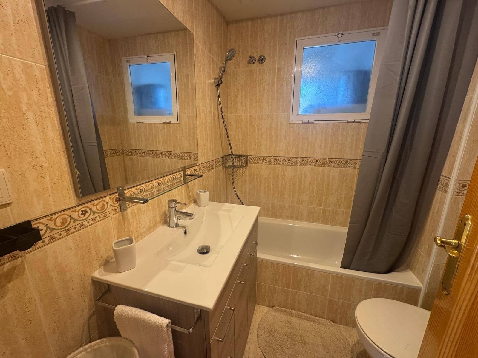 2 bedroom Flat for sale in Benidorm with pool garage - € 239,000 (Ref: 9719910)