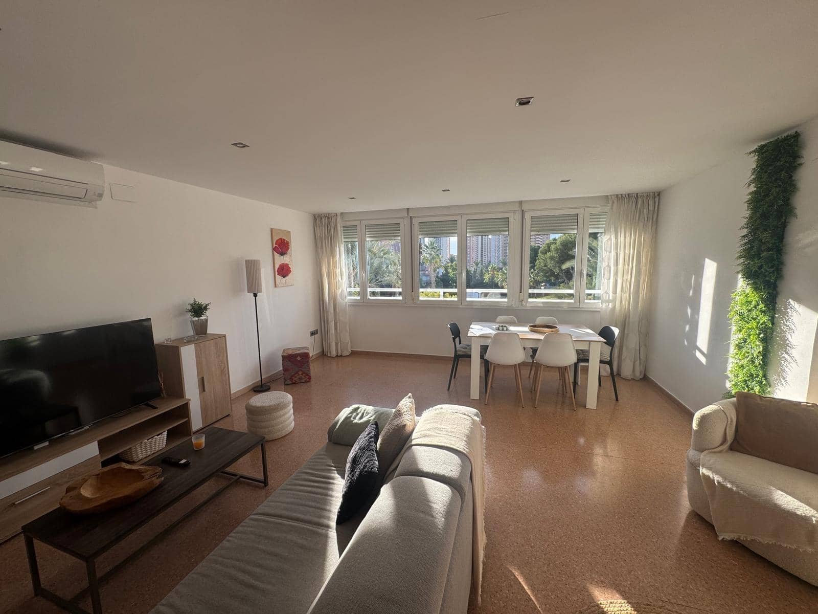 2 bedroom Flat for sale in Benidorm with pool garage - € 239,000 (Ref: 9719910)