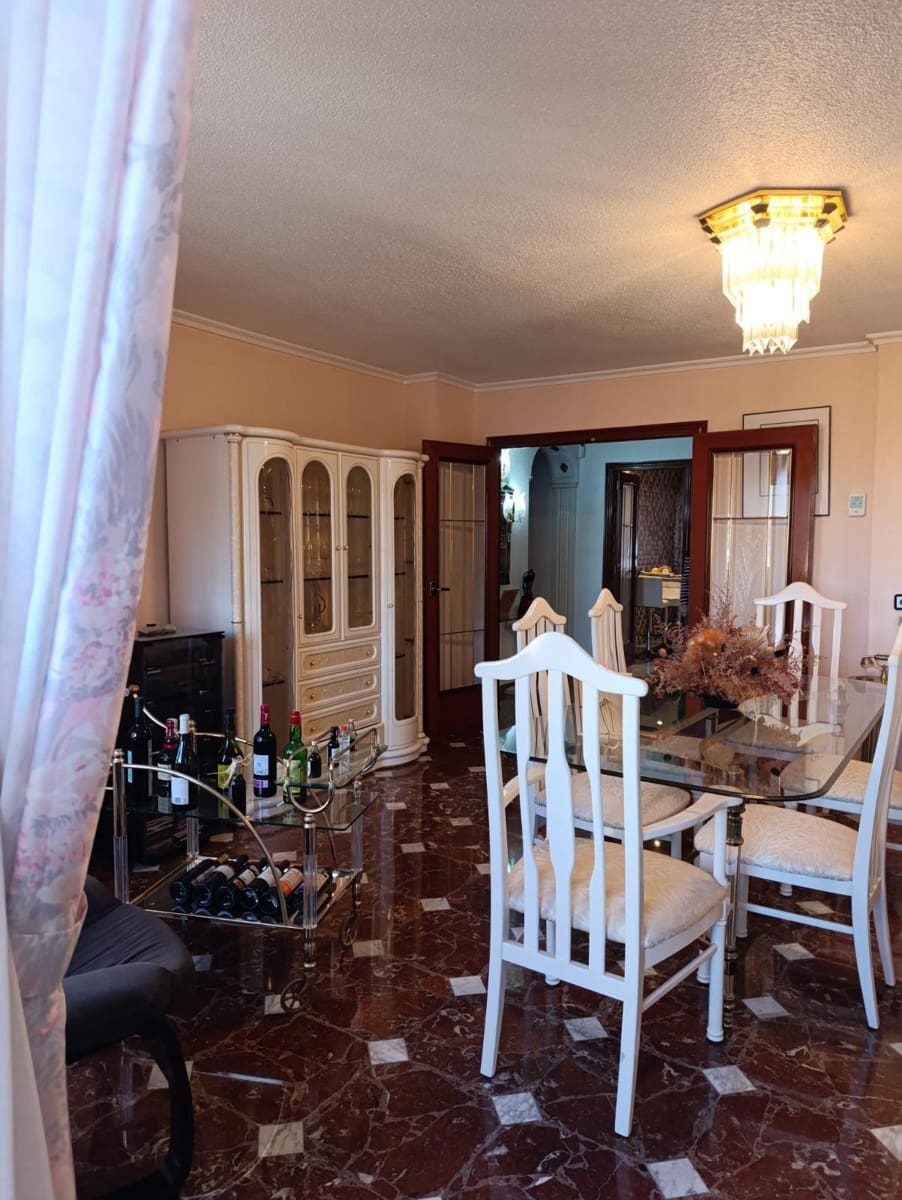 4 Zimmer Wohnung zu verkaufen in La Villajoyosa / Vila Joiosa mit Garage - 259.000 € (Ref: 9721684)