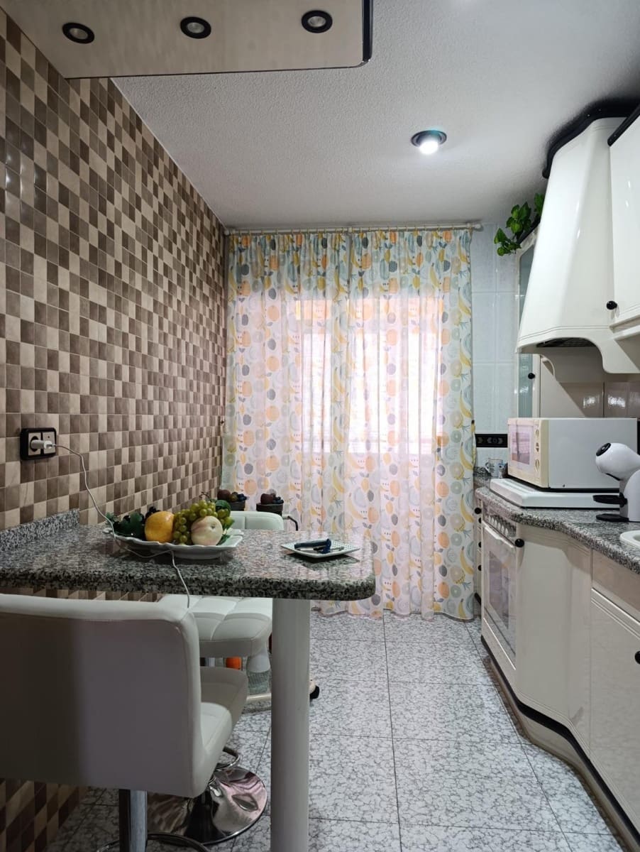 4 Zimmer Wohnung zu verkaufen in La Villajoyosa / Vila Joiosa mit Garage - 259.000 € (Ref: 9721684)