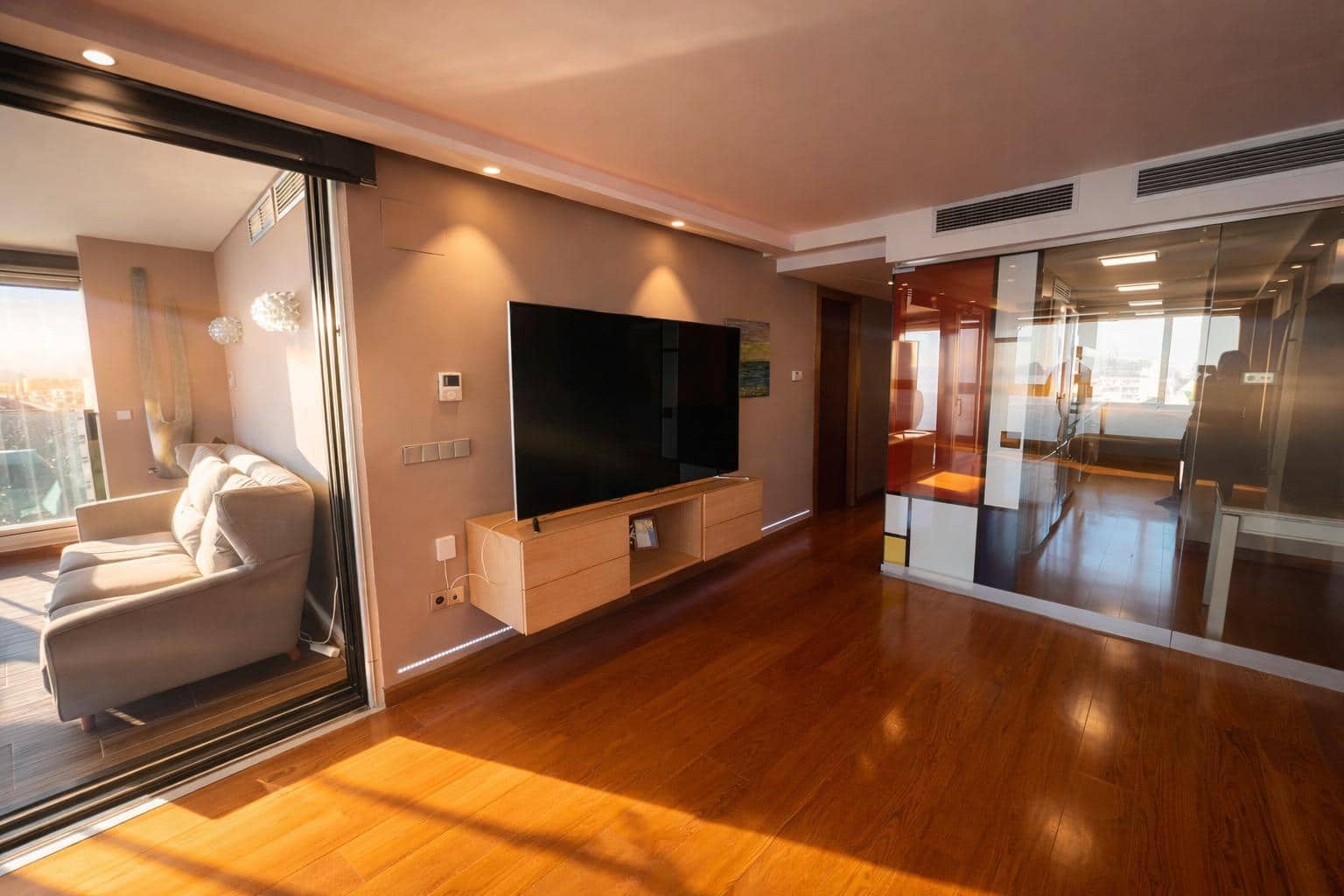 4 bedroom Flat for sale in Benidorm with pool - € 2,500,000 (Ref: 9721685)