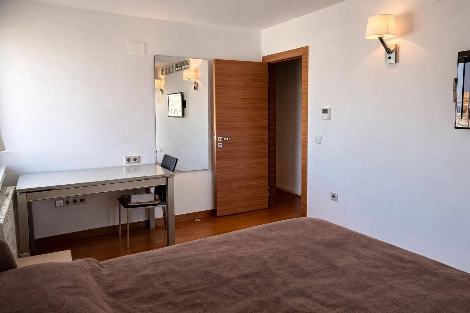 4 bedroom Flat for sale in Benidorm with pool - € 2,500,000 (Ref: 9721685)