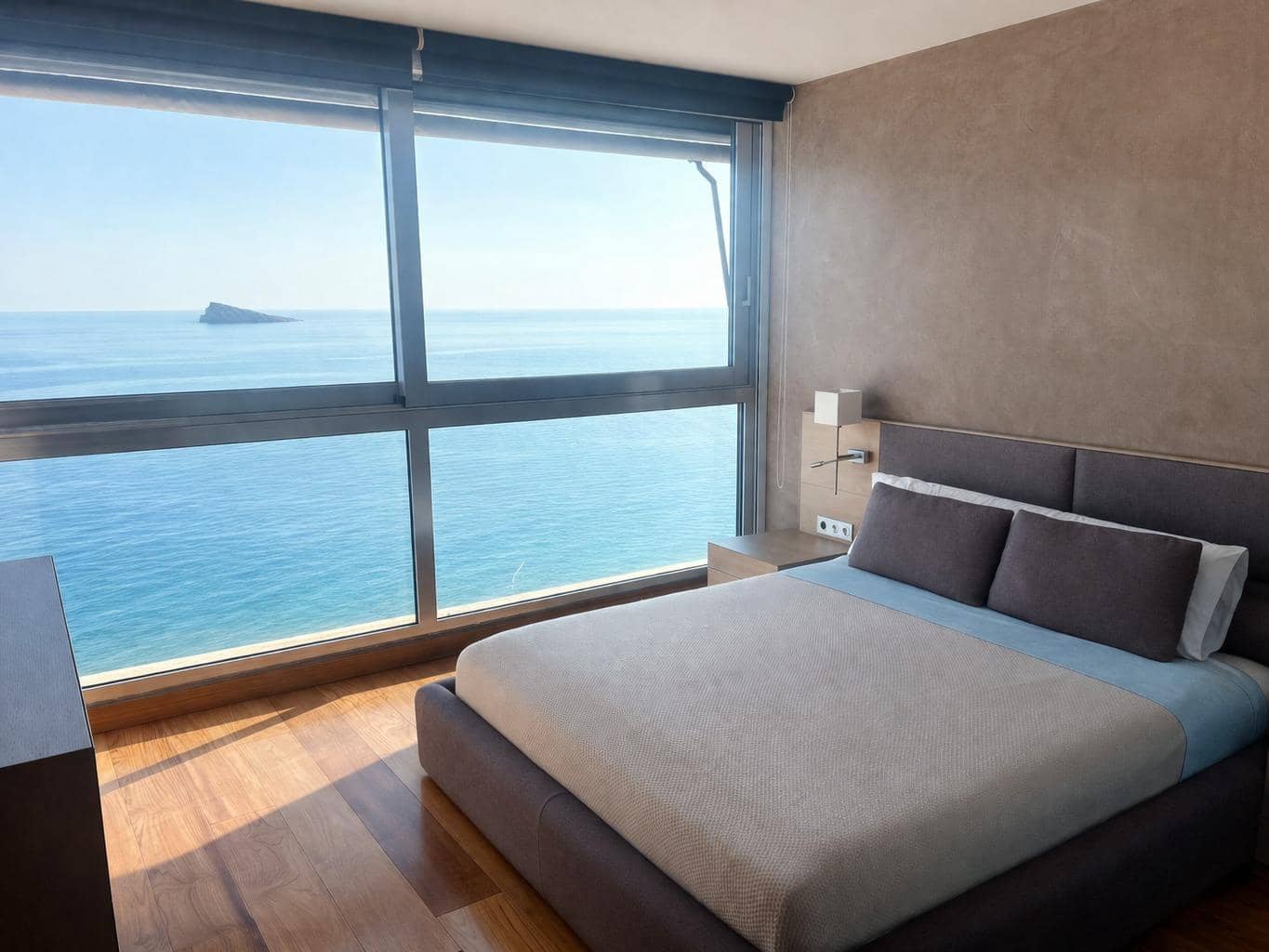 4 bedroom Flat for sale in Benidorm with pool - € 2,500,000 (Ref: 9721685)