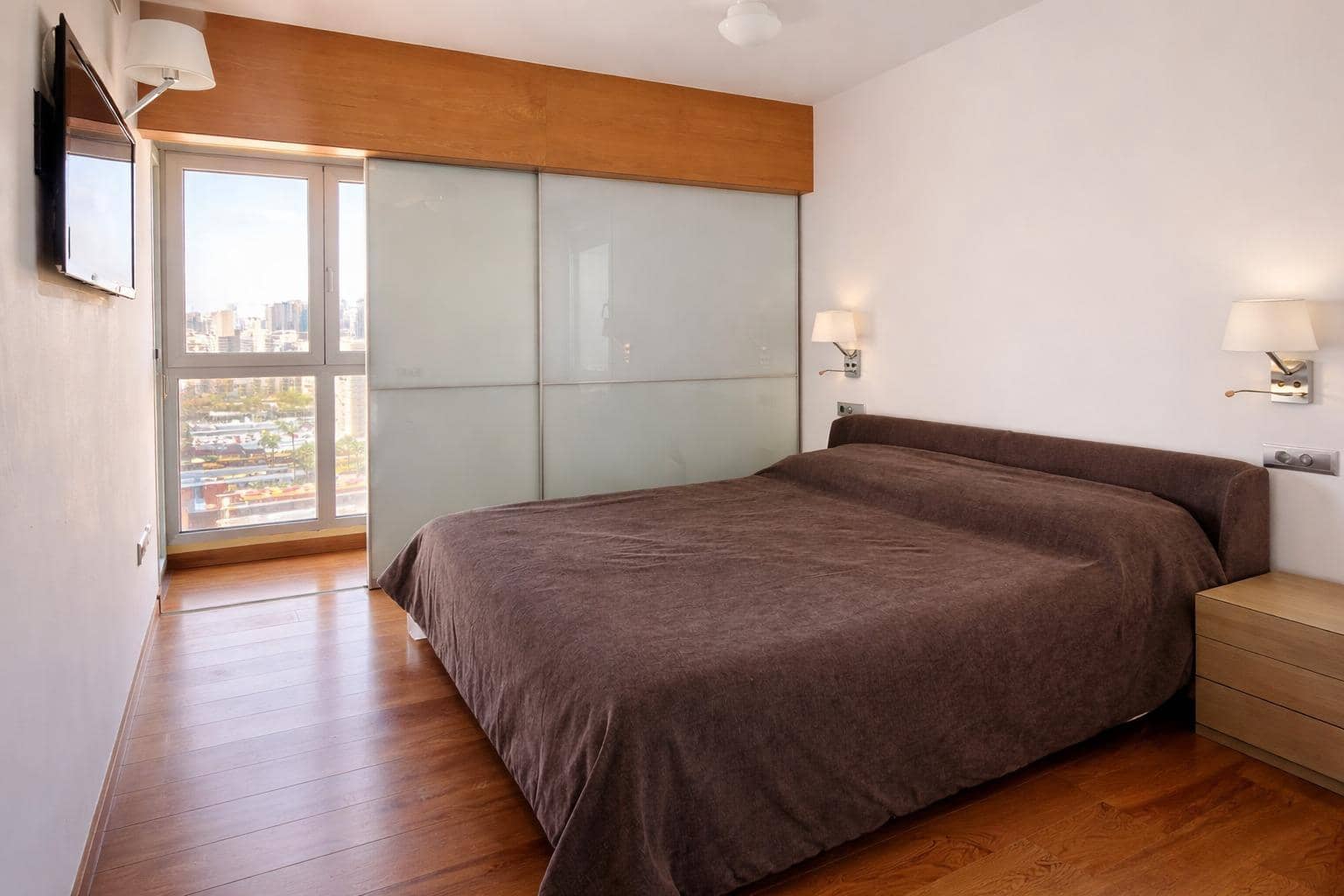 4 bedroom Flat for sale in Benidorm with pool - € 2,500,000 (Ref: 9721685)