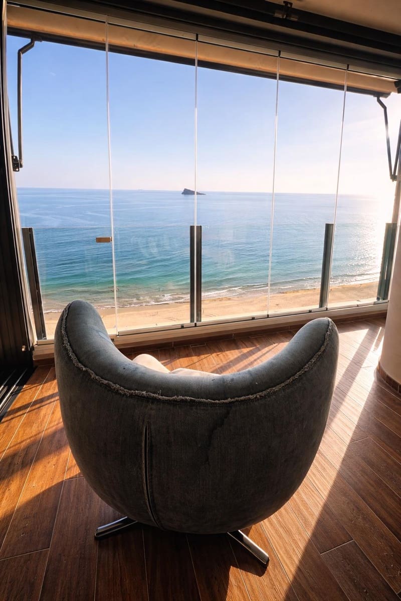 4 bedroom Flat for sale in Benidorm with pool - € 2,500,000 (Ref: 9721685)