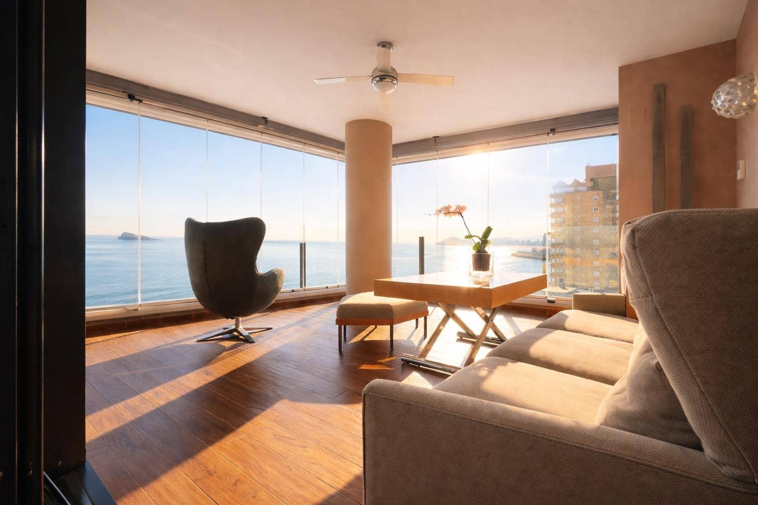 4 bedroom Flat for sale in Benidorm with pool - € 2,500,000 (Ref: 9721685)