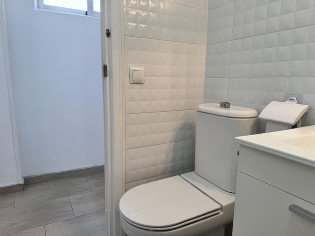 Piso de 1 habitación en Rincón de Loix, Benidorm en venta con piscina - 217.000 € (Ref: 9770642)