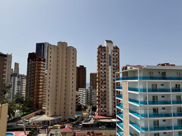 Piso de 1 habitación en Rincón de Loix, Benidorm en venta con piscina - 217.000 € (Ref: 9770642)