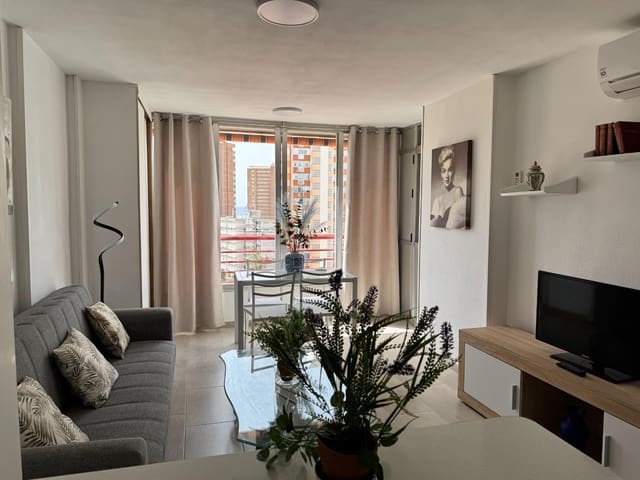 Piso de 1 habitación en Rincón de Loix, Benidorm en venta con piscina - 217.000 € (Ref: 9770642)