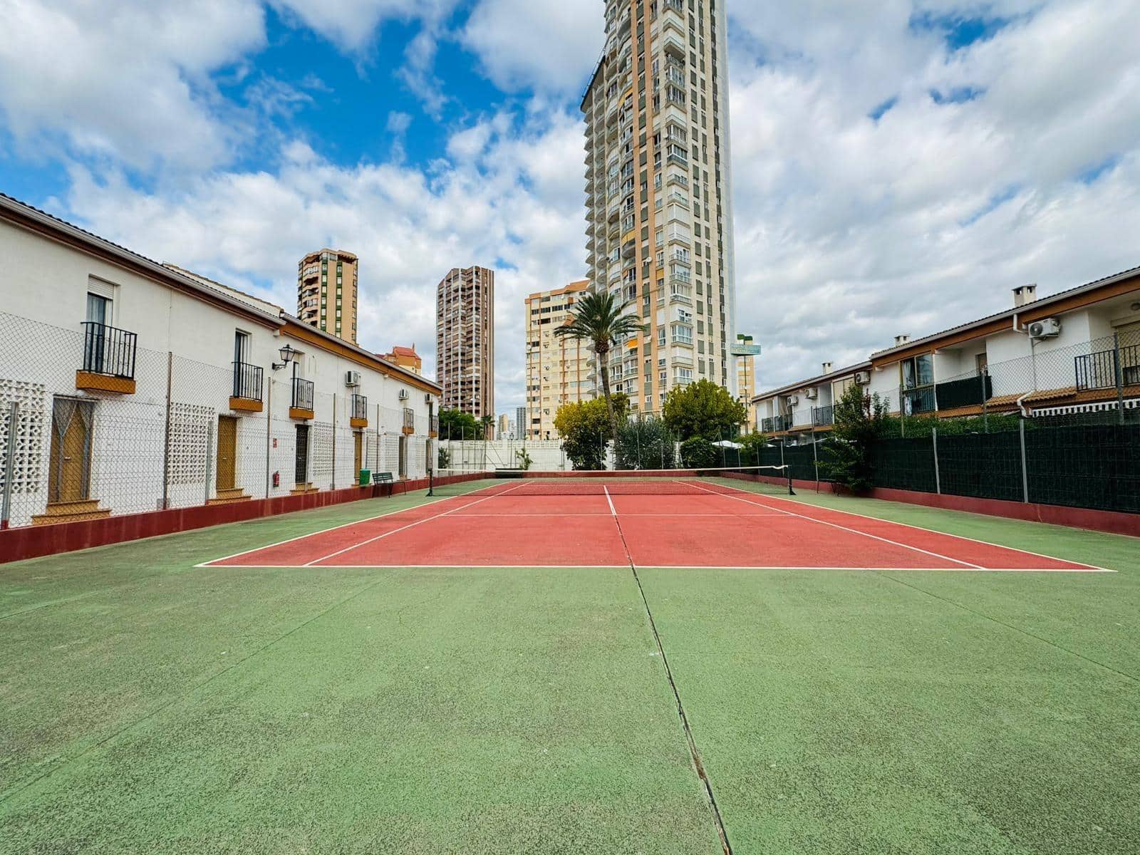 2 sovrum Bungalow till salu i Benidorm med pool - 259 000 € (Ref: 9778107)