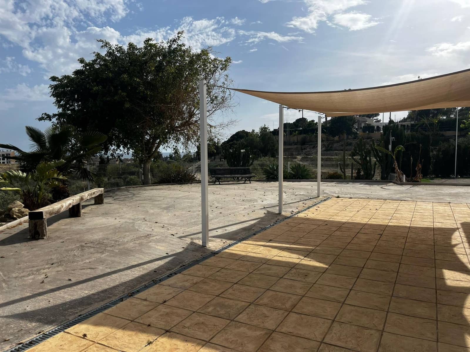 Chalet de 2 habitaciones en La Villajoyosa / Vila Joiosa en alquiler con garaje - 1.100 € (Ref: 9804286)