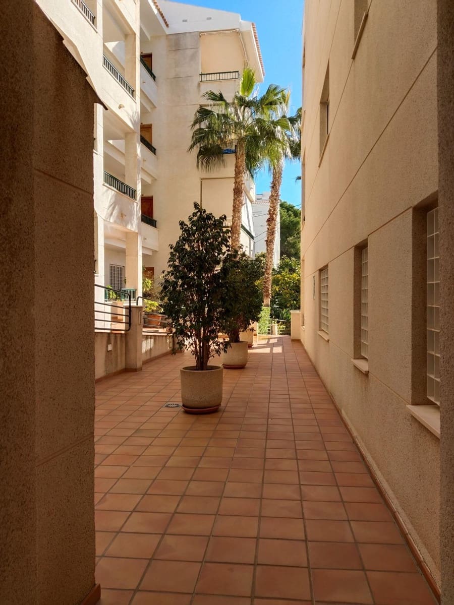 2 bedroom Flat for sale in Altea with pool - € 360,000 (Ref: 9825244)