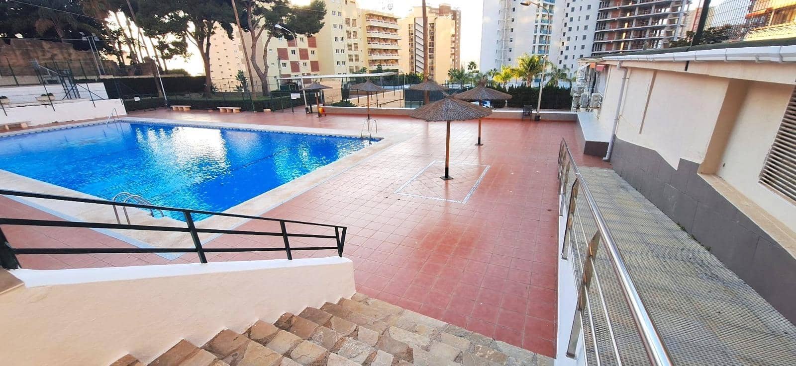 1 soverom Leilighet til salgs i Benidorm med svømmebasseng - € 135 000 (Ref: 9829083)