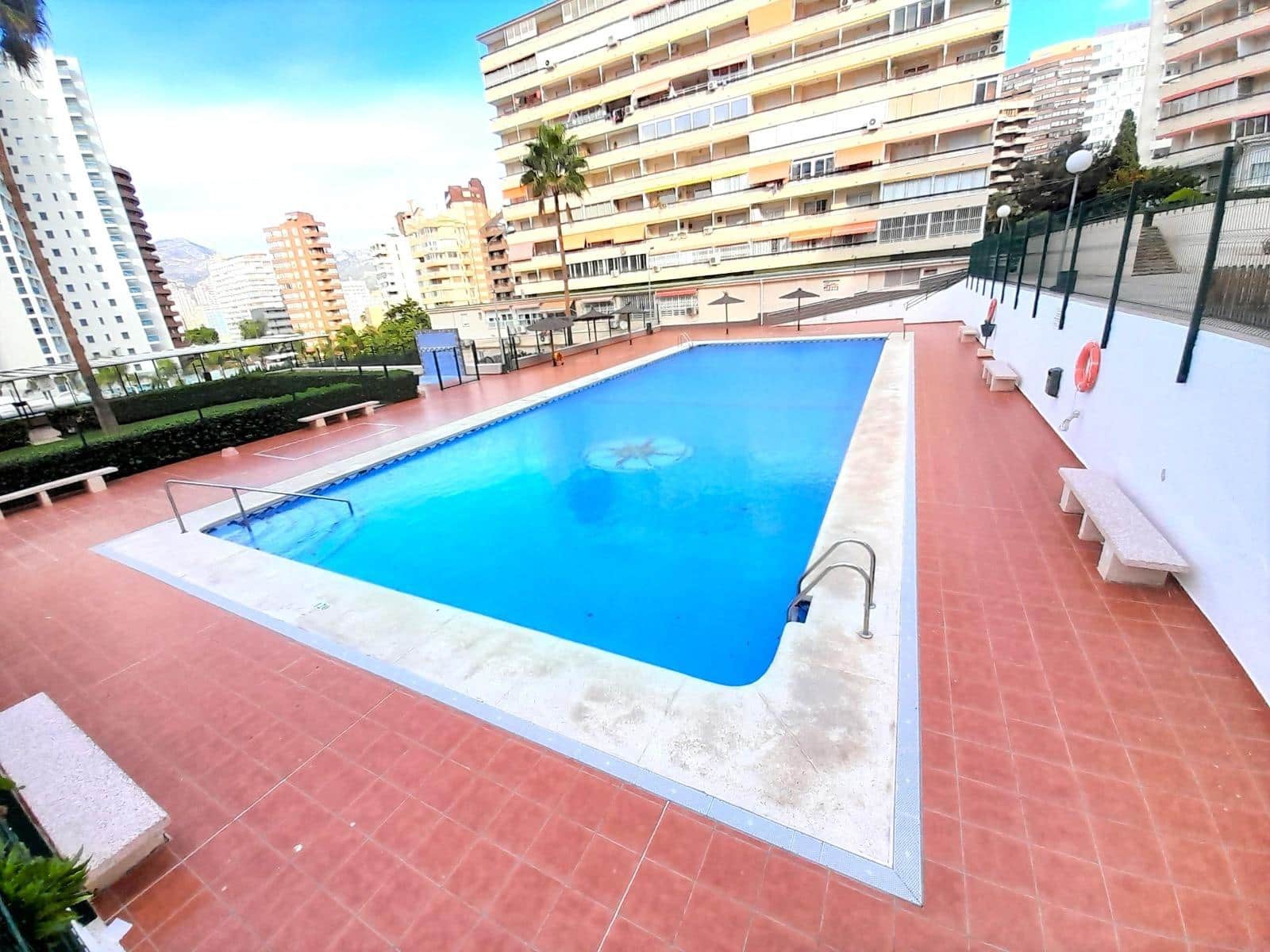 1 soverom Leilighet til salgs i Benidorm med svømmebasseng - € 135 000 (Ref: 9829083)