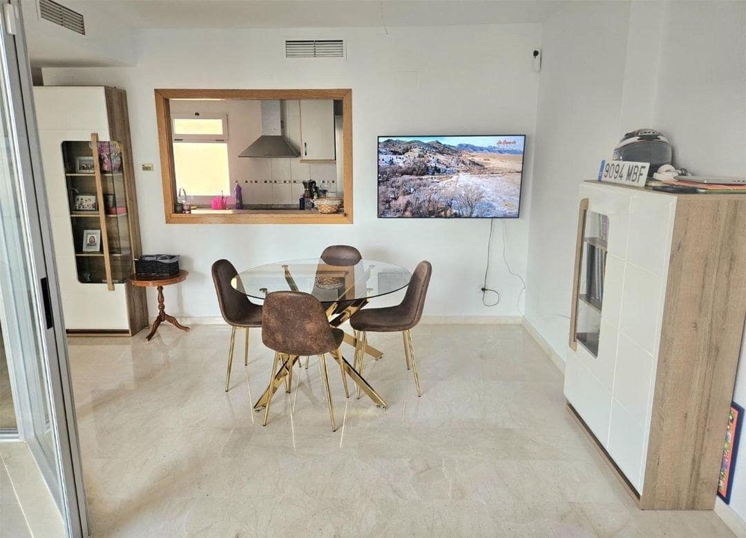 2 bedroom Flat for sale in La Villajoyosa / Vila Joiosa with pool - € 253,000 (Ref: 9839253)