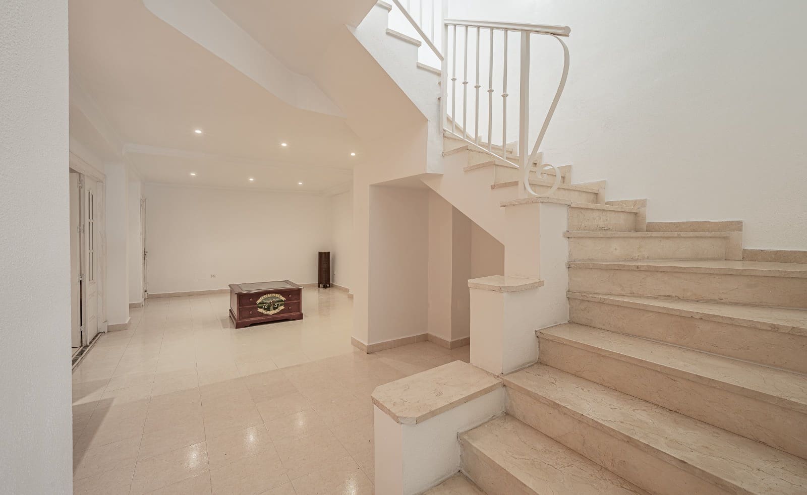 4 sypialnia Dom na sprzedaż w La Quinta z garażem - 725 000 € (Ref: 8932678)