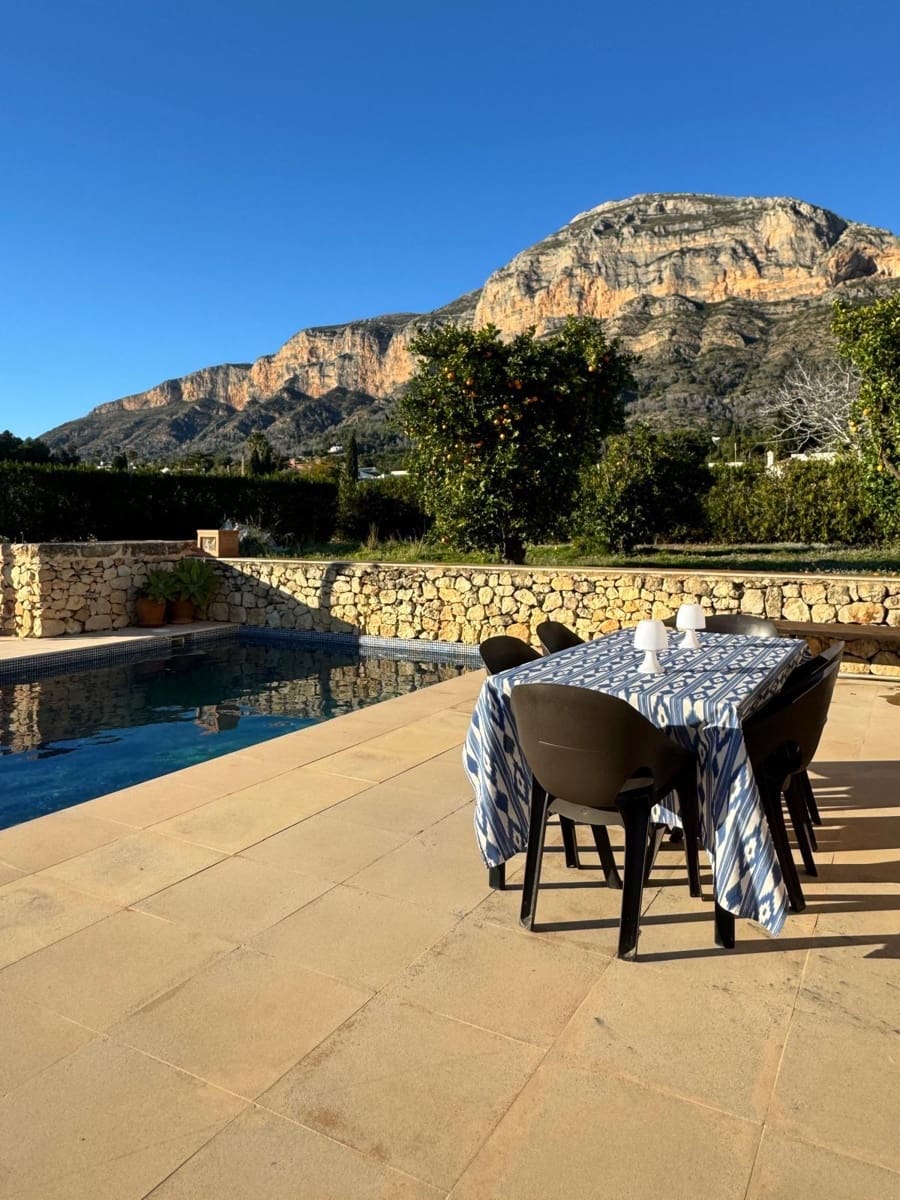 2 bedroom Townhouse for rent in Javea / Xabia - € 1,700 (Ref: 9841742)