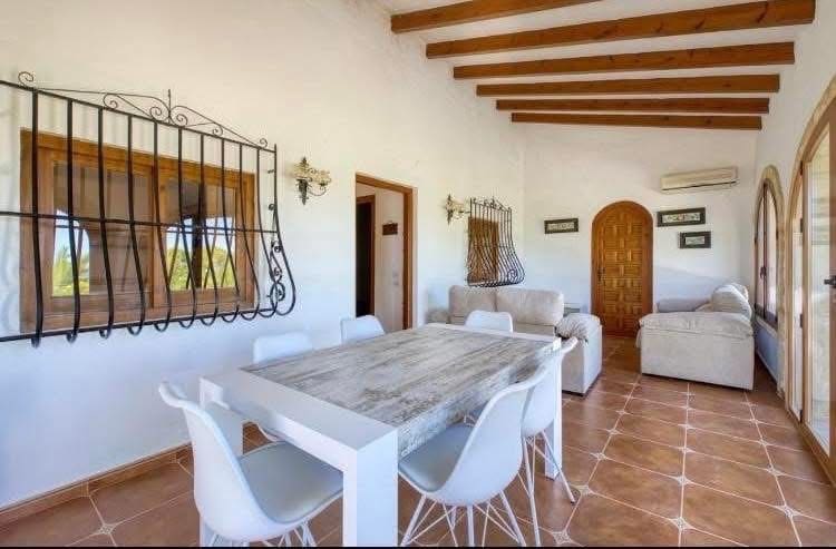 4 sypialnia Willa do wynajęcia w Javea / Xabia z basenem garażem - 1 800 € (Ref: 9848191)