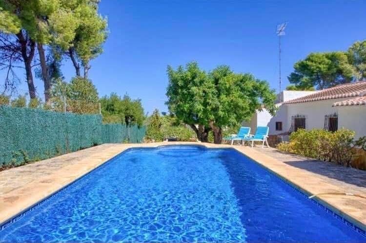 4 sypialnia Willa do wynajęcia w Javea / Xabia z basenem garażem - 1 800 € (Ref: 9848191)