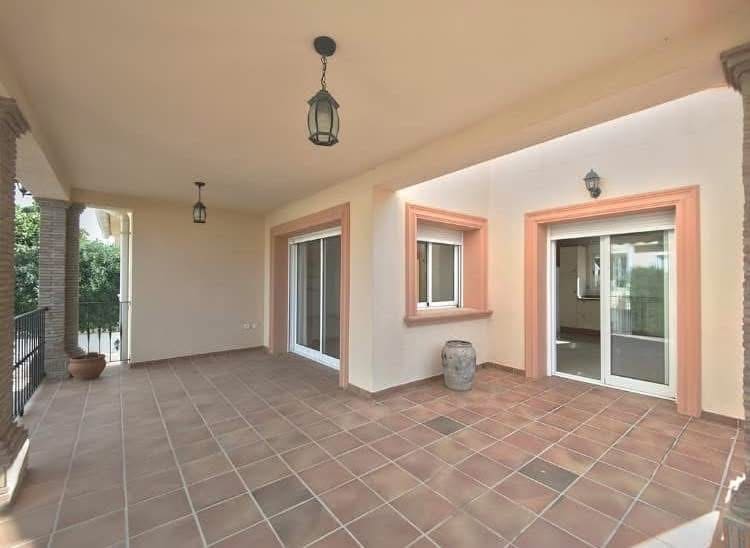 4 bedroom Villa for sale in Denia with pool garage - € 795,000 (Ref: 9854344)