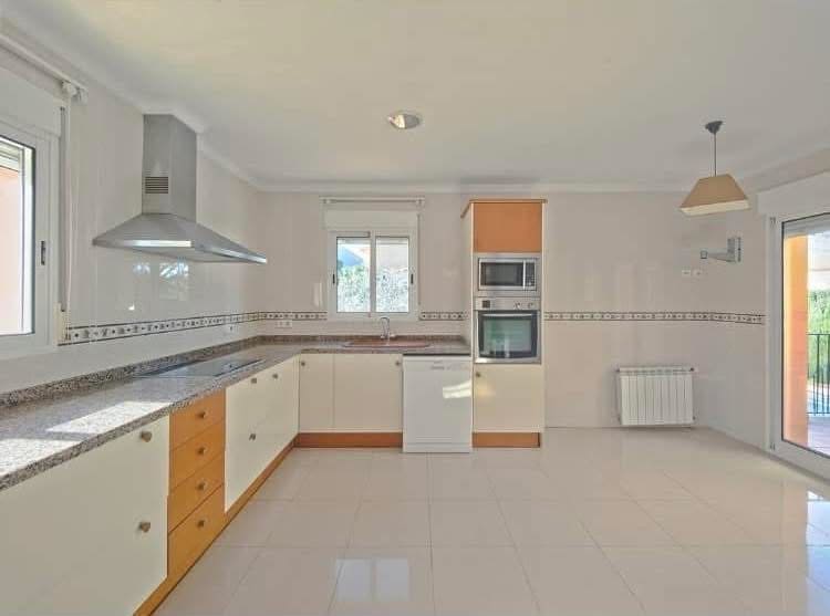 4 bedroom Villa for sale in Denia with pool garage - € 795,000 (Ref: 9854344)