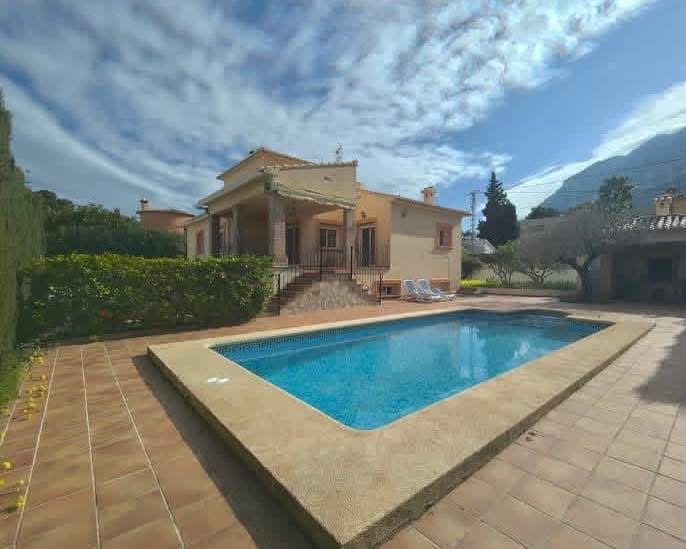 4 bedroom Villa for sale in Denia with pool garage - € 795,000 (Ref: 9854344)