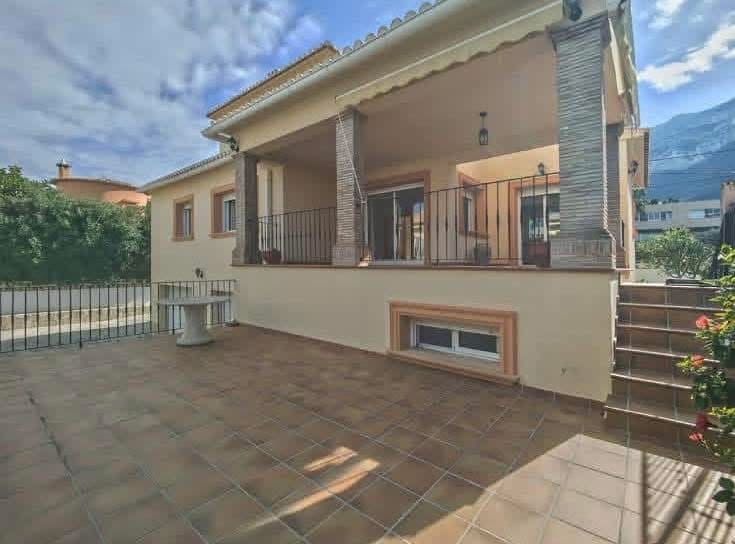 4 bedroom Villa for sale in Denia with pool garage - € 795,000 (Ref: 9854344)