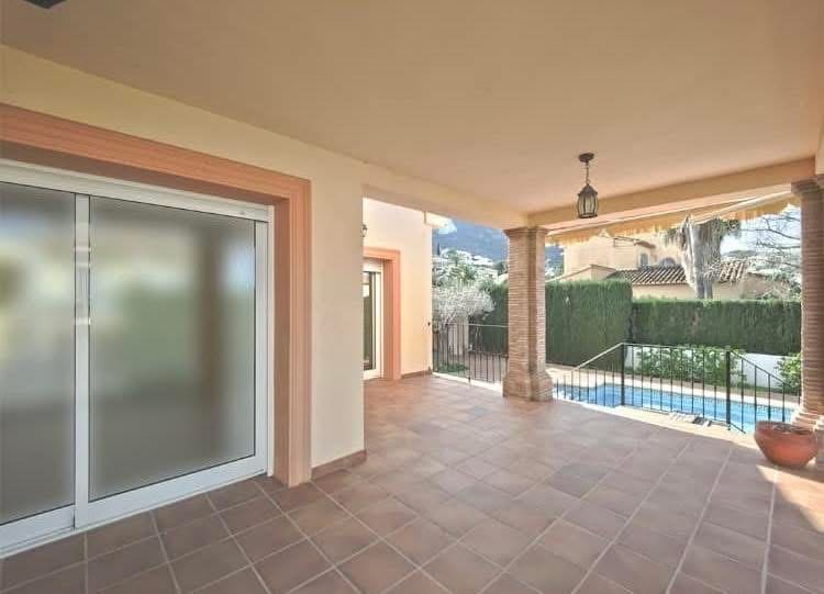4 bedroom Villa for sale in Denia with pool garage - € 795,000 (Ref: 9854344)